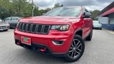 Used 2017 Jeep Grand Cherokee Trailhawk image 2