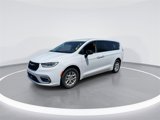 Used 2024 Chrysler Pacifica Touring-L image 4