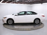 Used 2015 Toyota Camry LE image 4