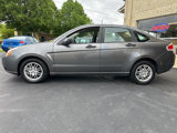 Used 2010 Ford Focus SE image 2
