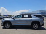 Used 2025 Chevrolet Traverse LT image 2