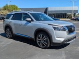New 2025 Nissan Pathfinder Platinum image 2