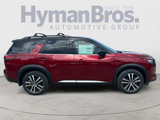 New 2025 Nissan Pathfinder Platinum image 2
