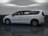 New 2025 Chrysler Pacifica Select image 3