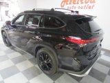 Used 2023 Toyota Highlander XSE image 3