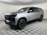 Used 2025 Chevrolet Suburban RST image 3