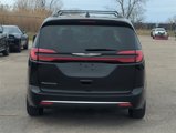 Certified 2022 Chrysler Pacifica Touring-L image 4