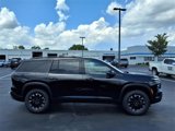 New 2025 Chevrolet Traverse Z71 w/ Driver Confidence Package image 2