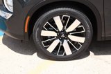 New 2025 Mitsubishi Outlander SE image 2