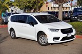 New 2025 Chrysler Pacifica Select image 3
