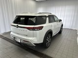 New 2025 Nissan Pathfinder Platinum image 4