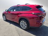 New 2025 Toyota Highlander Platinum image 5