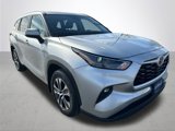 Used 2024 Toyota Highlander XLE image 5