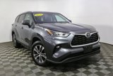 Used 2024 Toyota Highlander XLE image 3