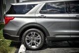 Used 2022 Ford Explorer XLT w/ Equipment Group 202A image 5