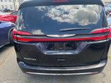 Used 2023 Chrysler Pacifica Touring-L image 6