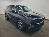 Used 2022 Toyota Highlander XLE image 3