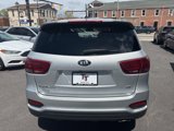 Used 2019 Kia Sorento L image 4