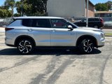 New 2025 Mitsubishi Outlander SE image 3