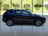 Used 2019 Jeep Cherokee Latitude Plus w/ Comfort/Convenience Group image 4