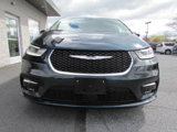 Used 2023 Chrysler Pacifica Touring-L image 3