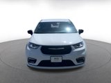 Used 2024 Chrysler Pacifica Touring-L image 4
