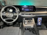 Used 2025 Hyundai Palisade Calligraphy image 2