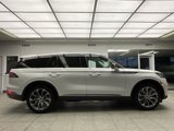 New 2025 Lincoln Aviator AWD image 4