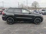 Certified 2022 Jeep Grand Cherokee Laredo X image 2