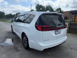 Used 2021 Chrysler Pacifica Touring-L image 3