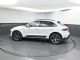Used 2024 Porsche Macan image 2
