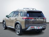New 2025 Nissan Pathfinder Platinum image 3