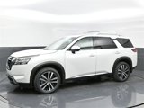 New 2025 Nissan Pathfinder Platinum image 2