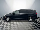 Used 2021 Chrysler Pacifica Touring-L image 2