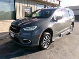Used 2021 Chrysler Pacifica Touring-L image 2