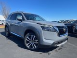 New 2025 Nissan Pathfinder Platinum image 2