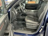Used 2025 Nissan Armada SL image 3
