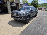 Used 2017 Toyota Tacoma TRD Sport image 4