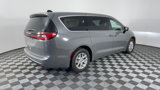 New 2025 Chrysler Pacifica Select image 4