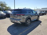 New 2025 Nissan Pathfinder Platinum image 4