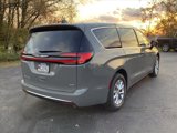New 2025 Chrysler Pacifica Select image 4