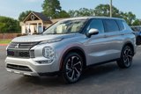 Used 2023 Mitsubishi Outlander SE image 3