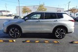 Used 2024 Mitsubishi Outlander AWD image 5