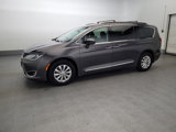 Used 2017 Chrysler Pacifica Touring-L image 2