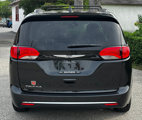 Used 2020 Chrysler Pacifica Touring-L image 5