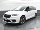 New 2026 Chrysler Pacifica Select image 5