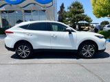 Used 2022 Toyota Venza LE image 4