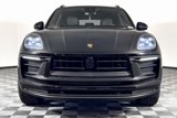 Certified 2025 Porsche Macan image 3