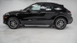 Certified 2025 Porsche Macan image 2