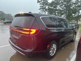 Used 2024 Chrysler Pacifica Touring-L image 5